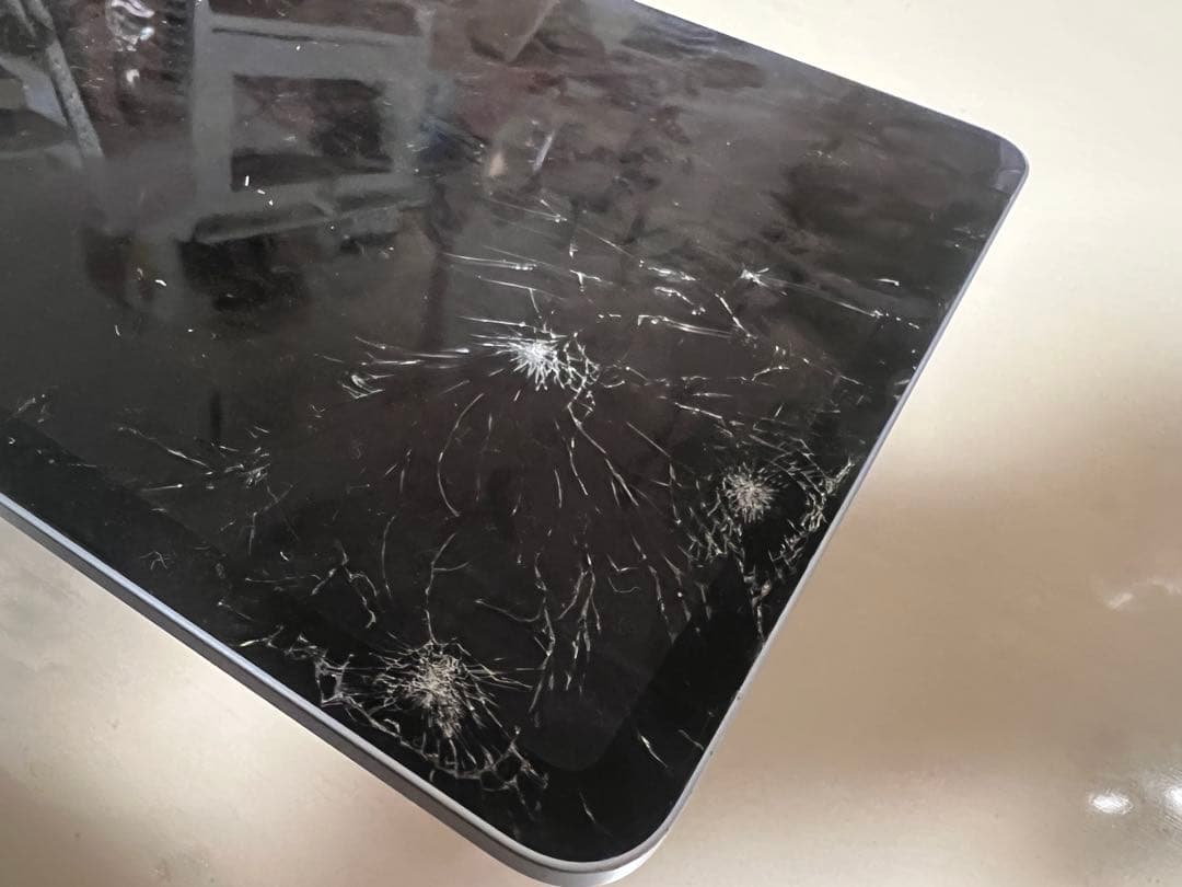 藤*本様 iPad Air (第4世代)10.9インチ スカイブルー 中古ジャン