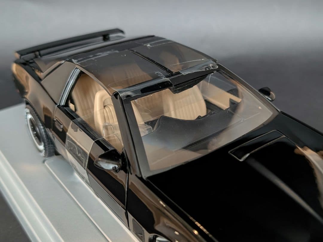 ナイトライダー K.I.T.T キット 1/18 音声／スキャナーユニット内蔵