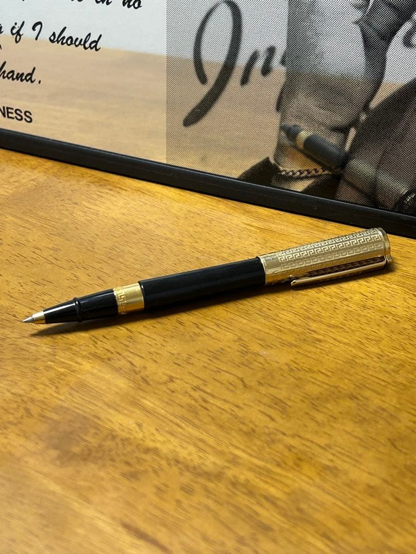 ヴェルサーチェversaceボールペンメデューサ装飾美品ゴールド　ブラック　黒金