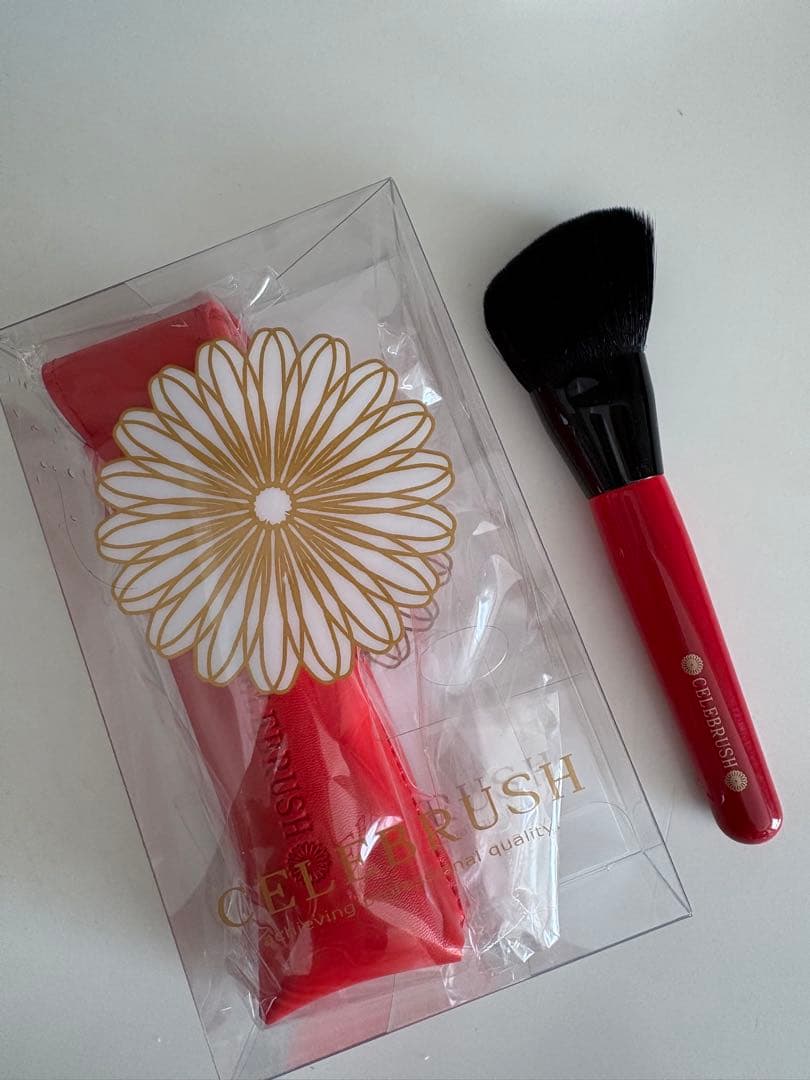 セレブラシ　CELEBRUSH テラヘルツ魔法のフェイスブラシ