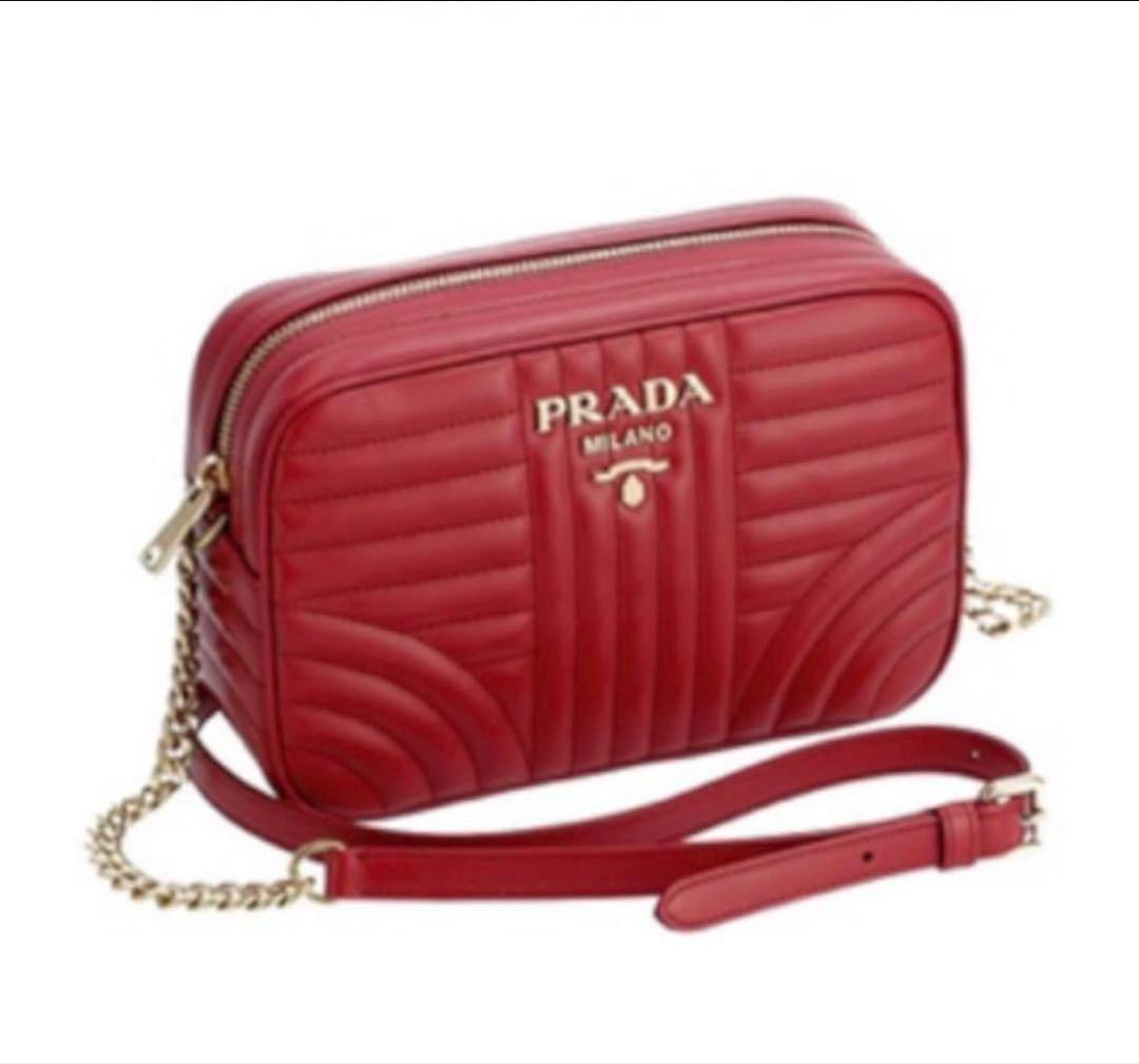 お値引中！PRADA ダイアグラム チェーンショルダーバッグ 赤レッド