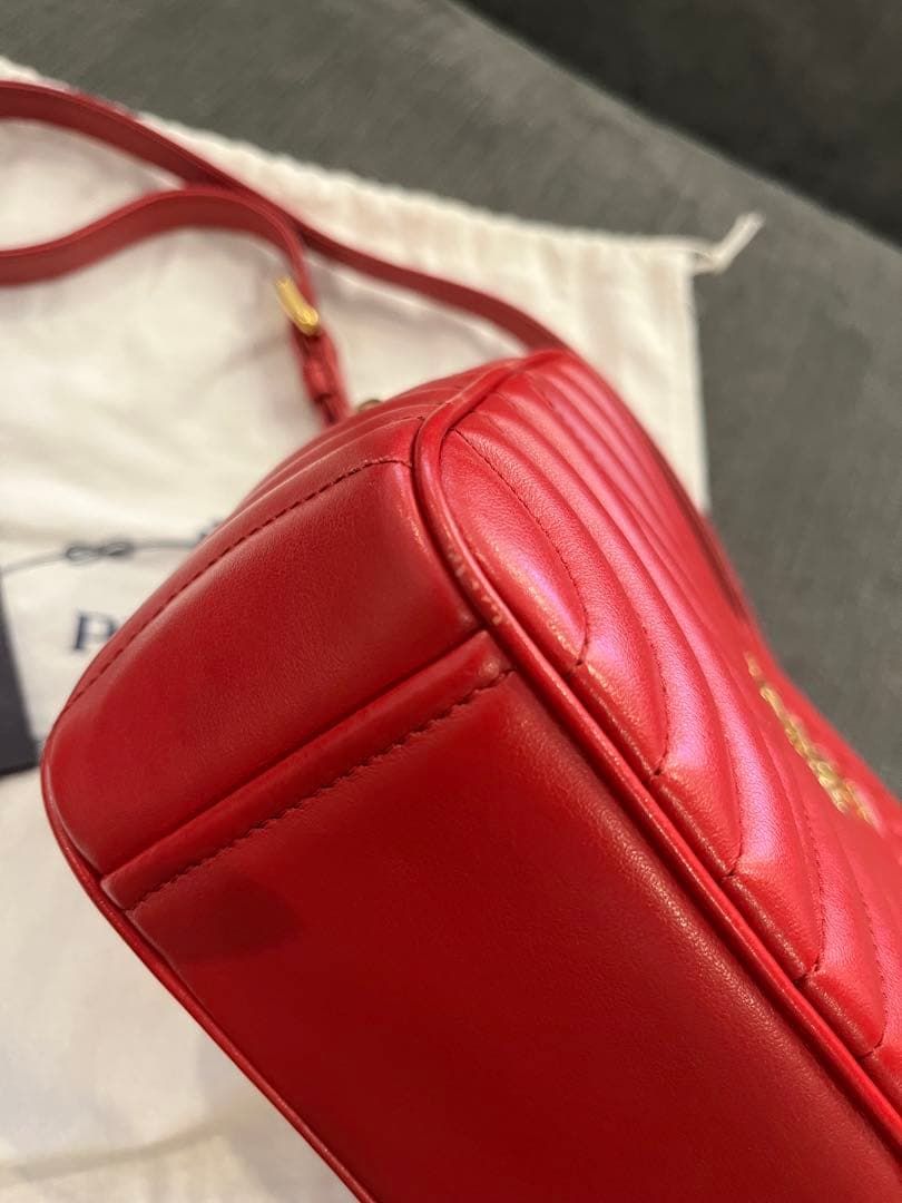 お値引中！PRADA ダイアグラム チェーンショルダーバッグ 赤レッド
