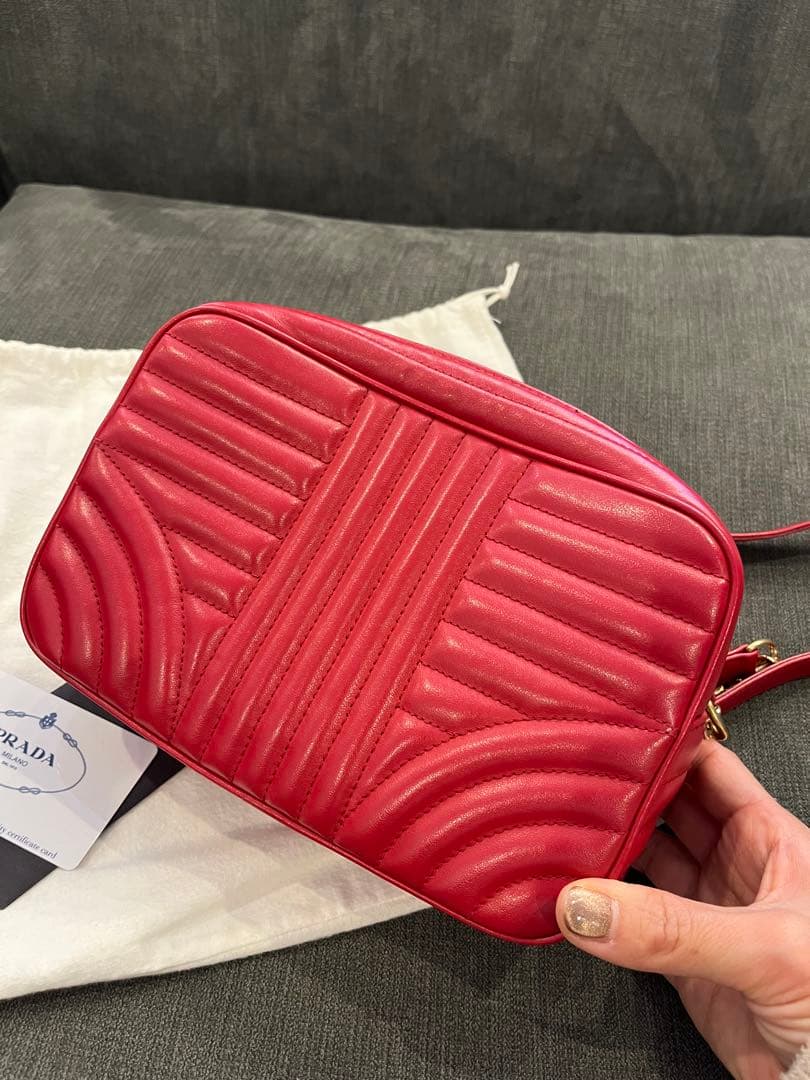 お値引中！PRADA ダイアグラム チェーンショルダーバッグ 赤レッド