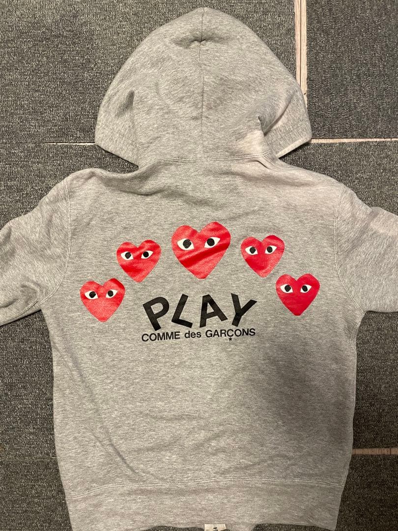 PLAY COMME des GARÇONS グレー パーカー S