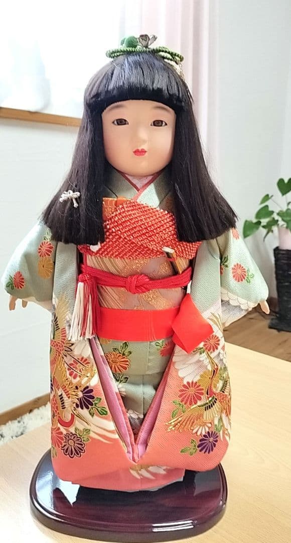 新品未使用。市松人形 綺麗な衣装綺麗な顔 栗毛編み込みリボン可愛い✨公司作