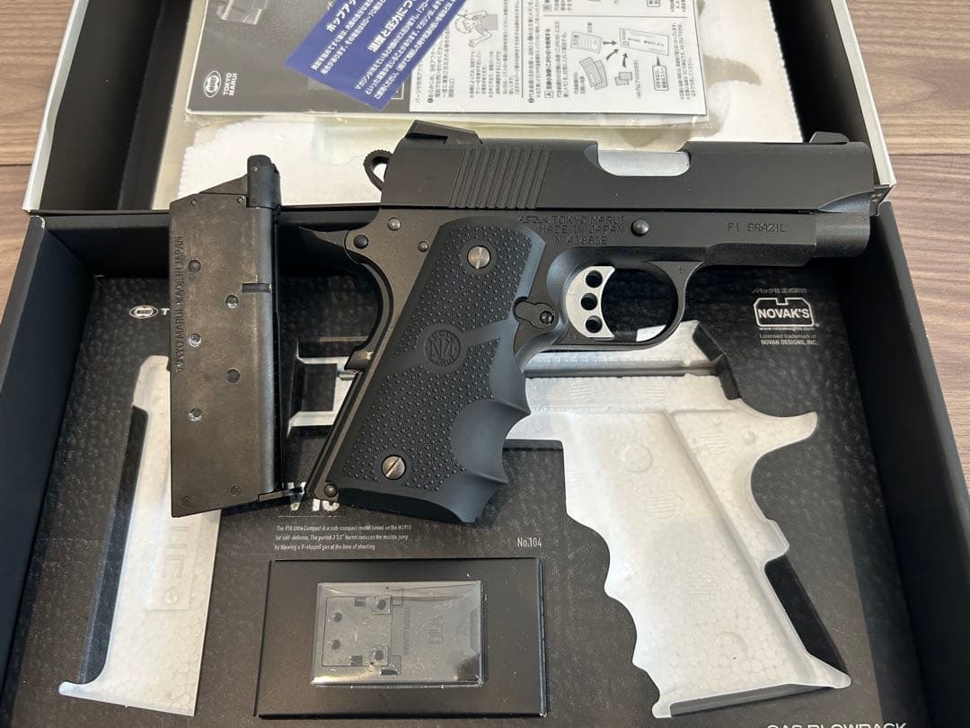 V10 Ultra Compact Black ガスガン