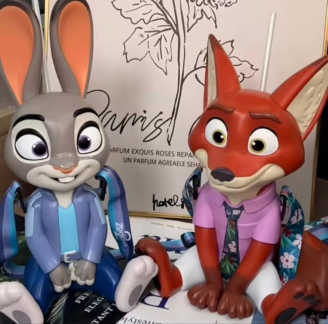 台湾限定　ズートピア2 サイドショルダー付きドリンクカップ　ニック　ジュディ