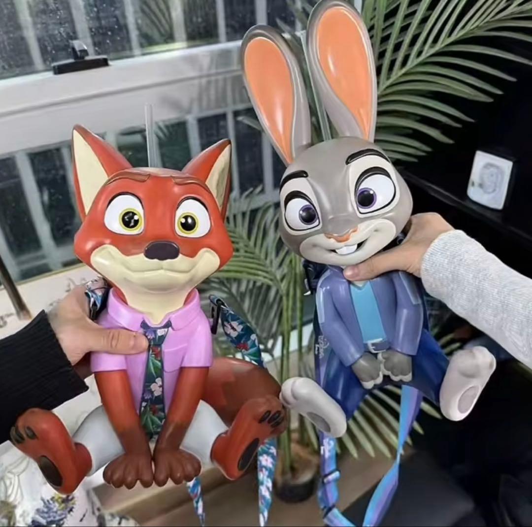 台湾限定　ズートピア2 サイドショルダー付きドリンクカップ　ニック　ジュディ