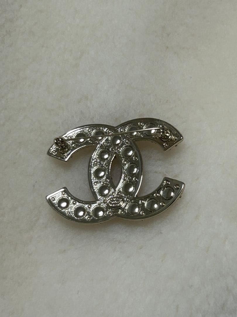 CHANEL パール付きダブルCロゴブローチ