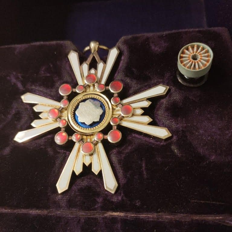 【極美品! 本物保証】勲一等瑞宝章 明治勲章 瑞宝大綬章 勲章 徽章 褒章 純銀