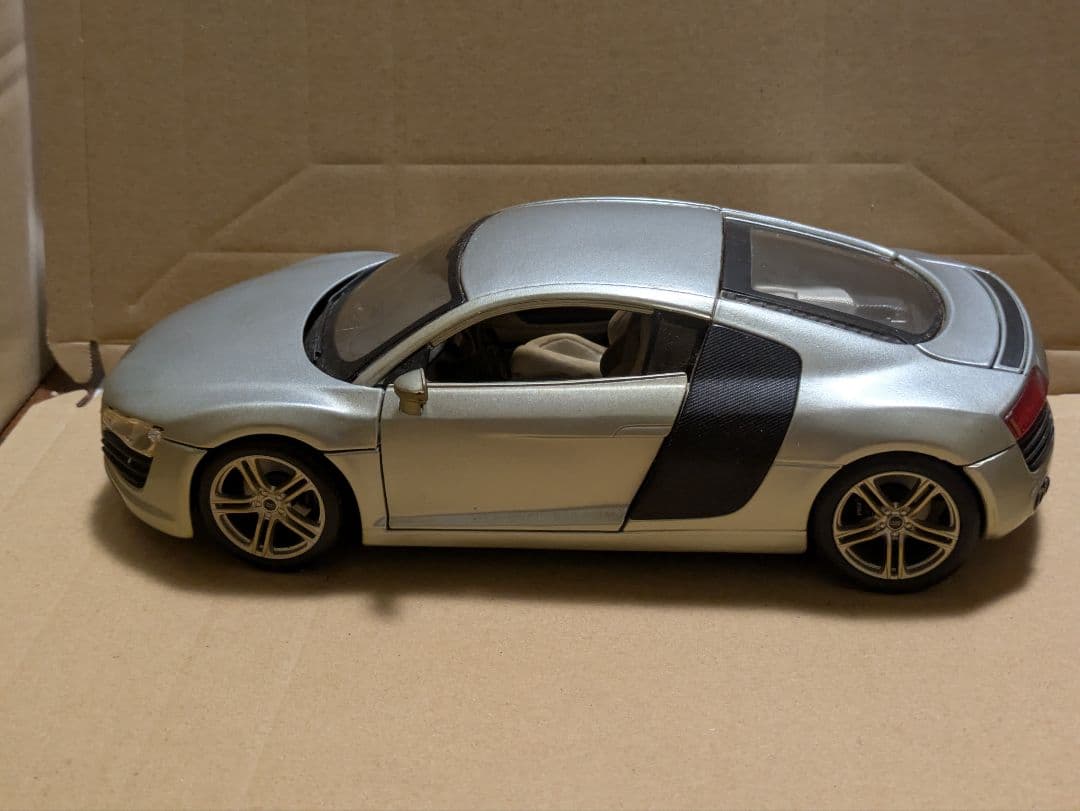 Maisto（マイスト）1/18 アウディ R8