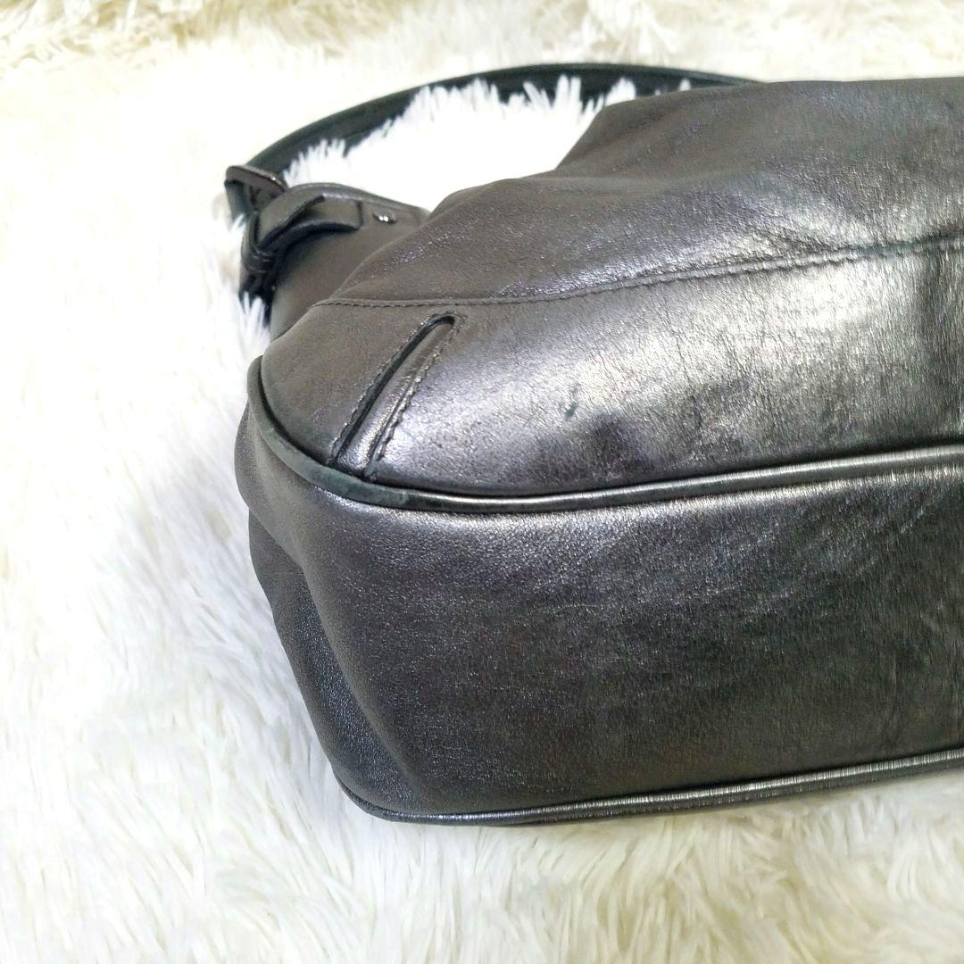 【美品】BURBERRY ワンショルダーバッグ レザー メタリックグレー 肩掛け