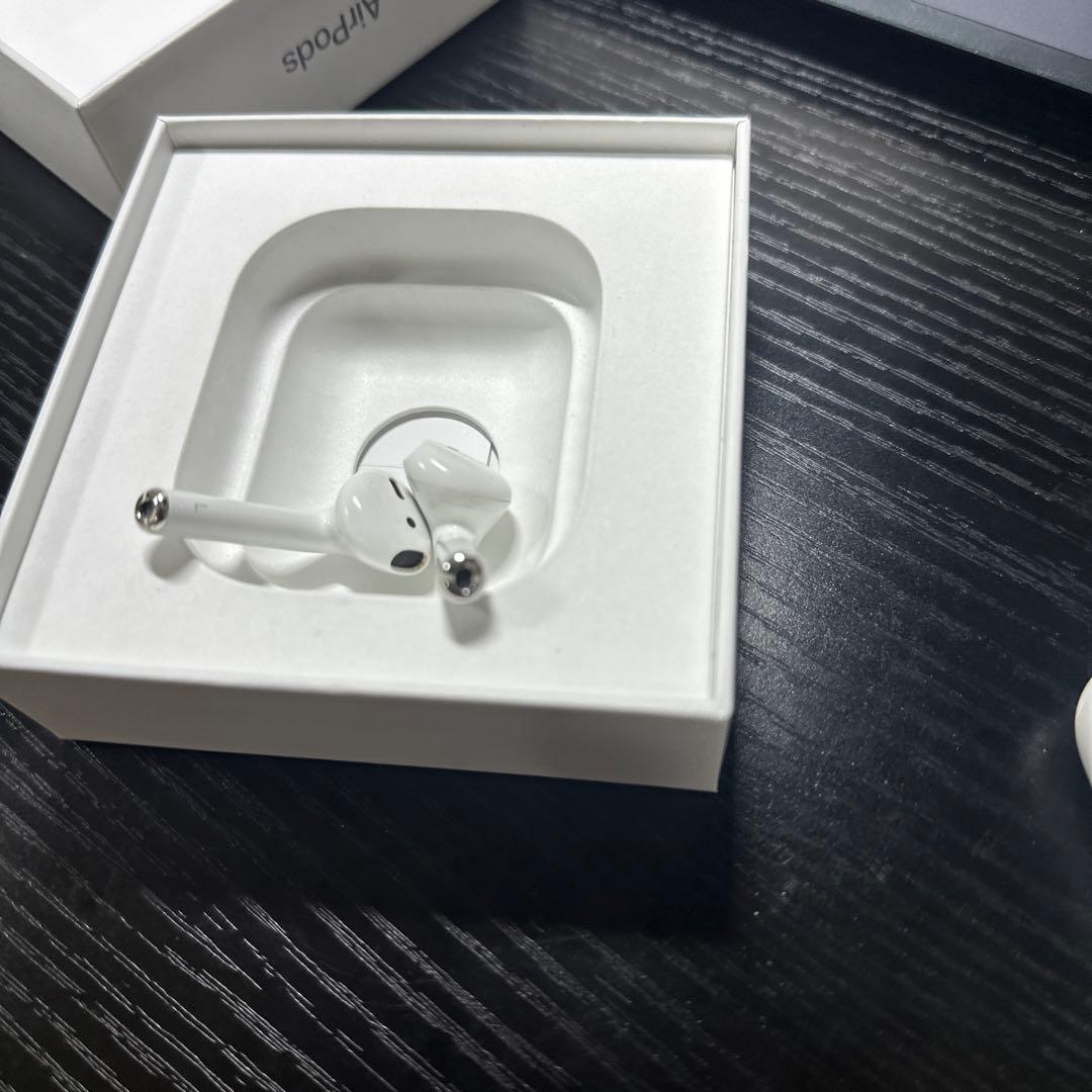 Apple AirPods エアーポッズ 第2世代 with Wireless…