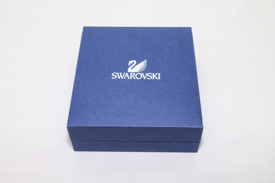 SWAROVSKI スワロフスキー ブローチ 蝶々 大きめ 元箱有り
