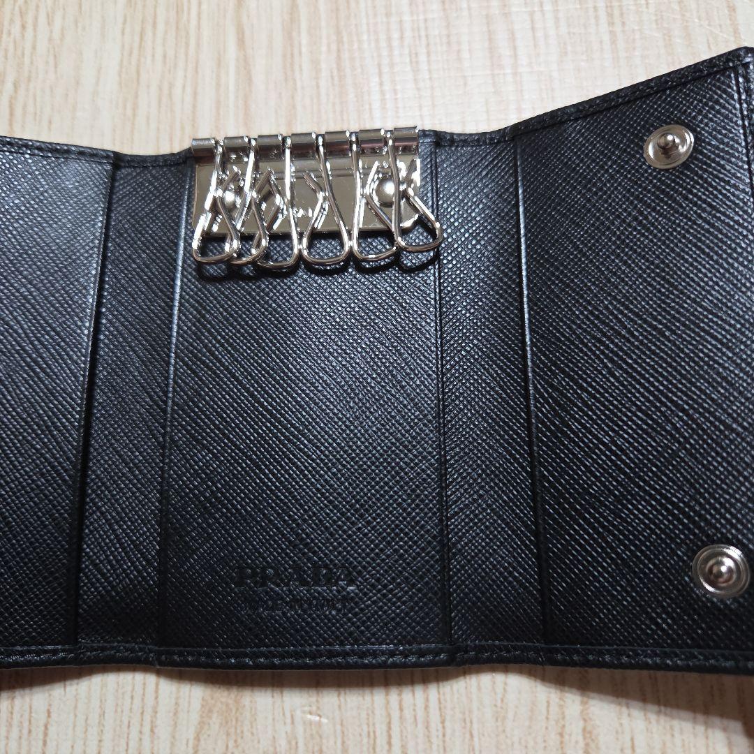 PRADA サフィアーノレザー ブラックキーケース