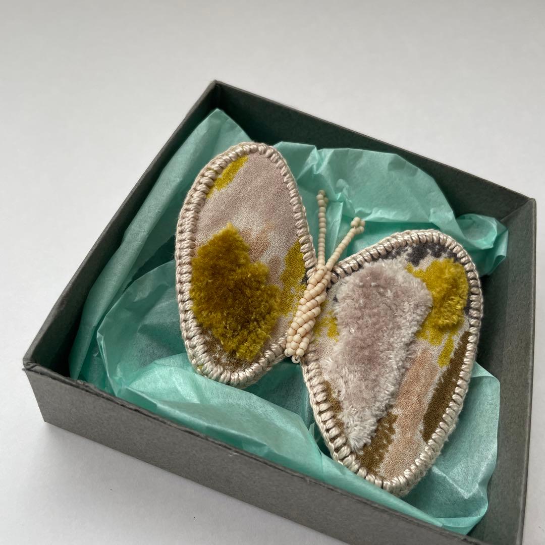 新品同様【即完売】mina perhonen light dance ブローチ