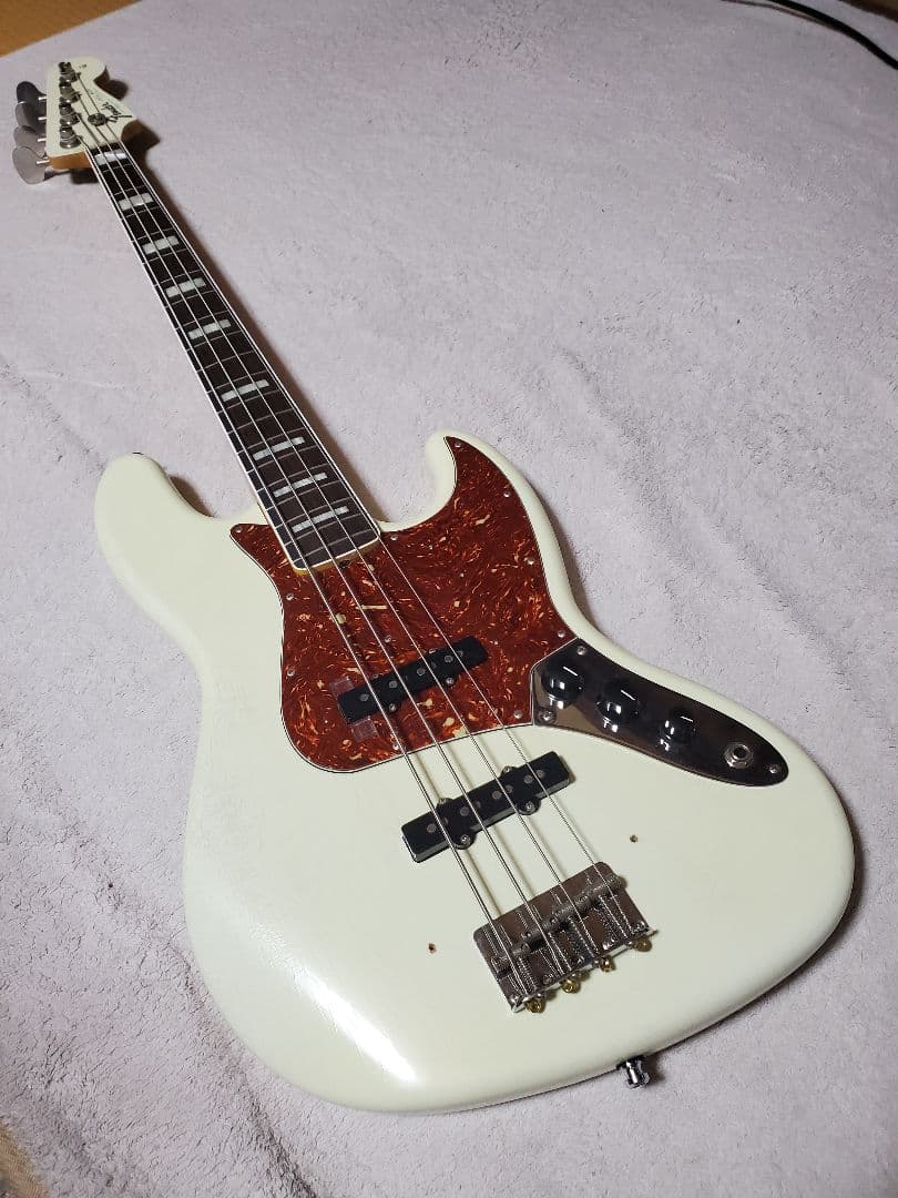 ベース Fender Custom Shop 1966 Jazz Bass CC