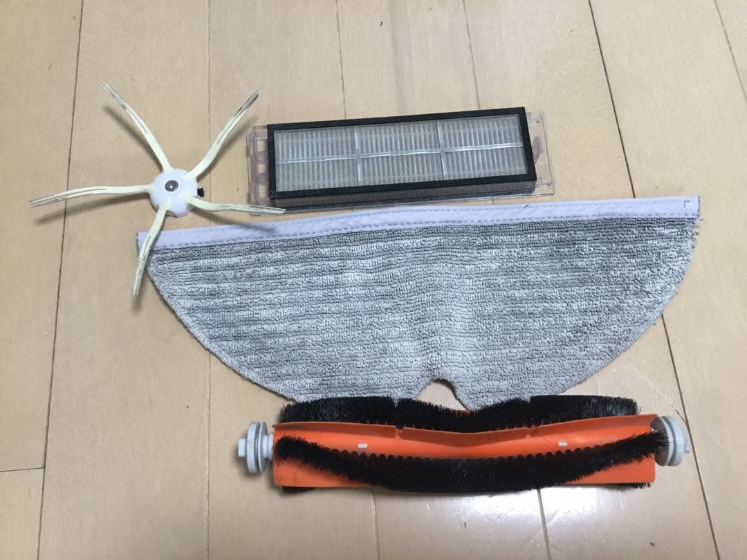 中古　Roborock S6 MaxVのロボット掃除機　新品取り替え部品付き