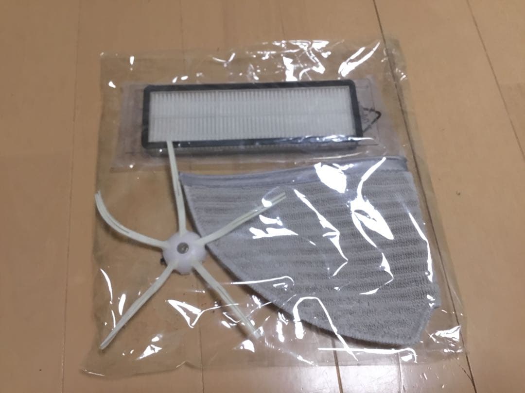 中古　Roborock S6 MaxVのロボット掃除機　新品取り替え部品付き