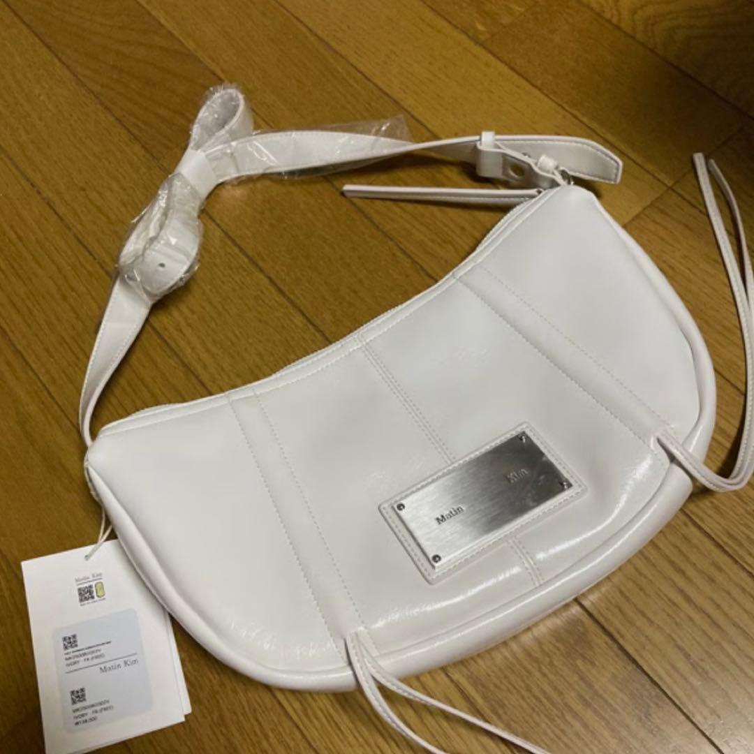 Matin Kim マーティンキム　シャーリングリボンラウンドバッグ　アイボリー