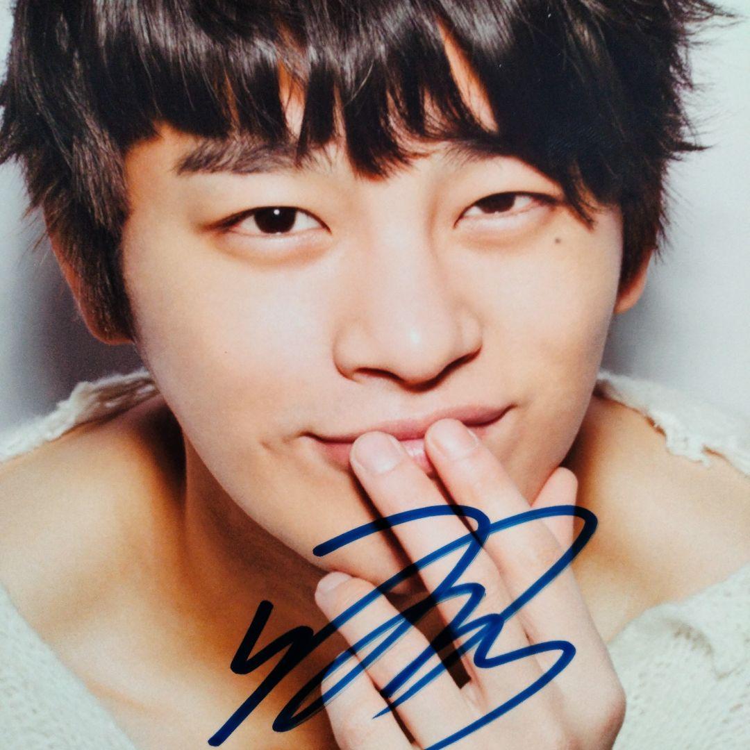 セール中…ソ・イングク直筆サイン入り2Lサイズ写真…Seo in-guk…王の顔