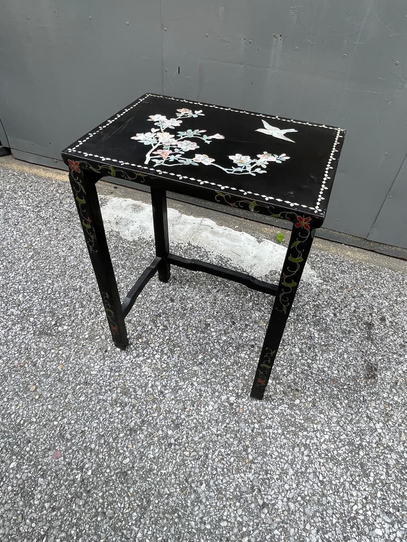 黒い木製座卓 花と鳥のデザイン　螺鈿細工　中国