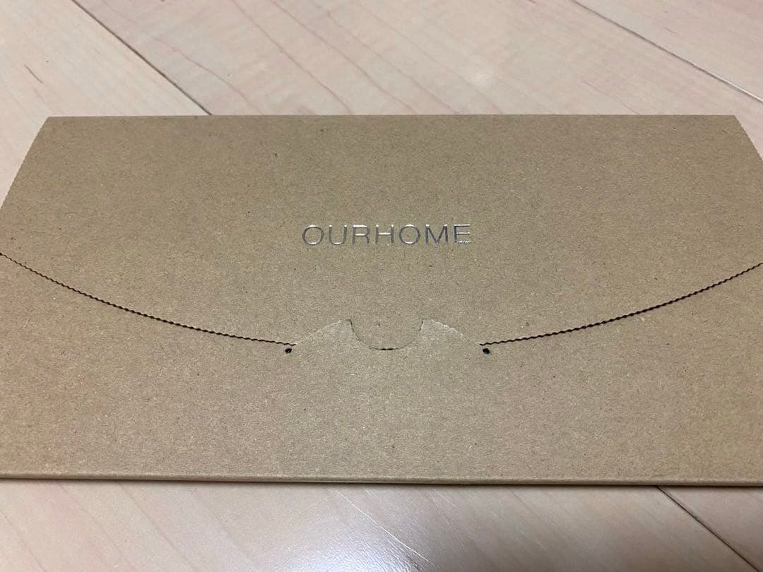 OUR ブラック OUR スリムなレザーミディアム財布