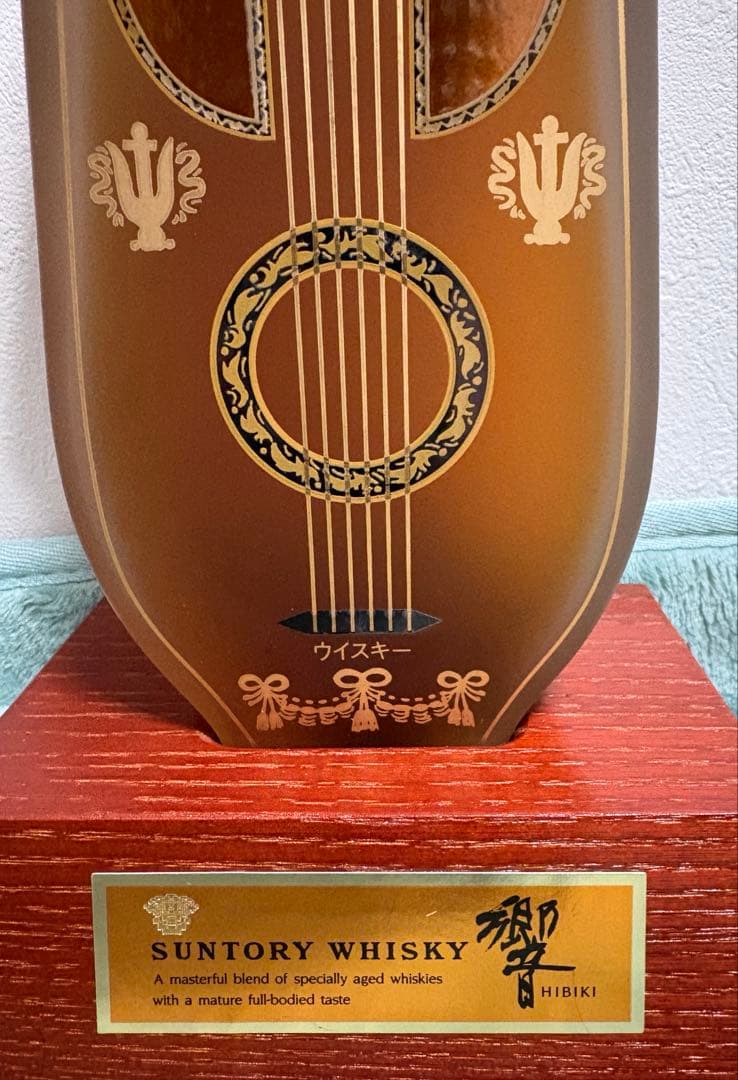新品未開封☆Suntory ウィスキー響　リラギター型