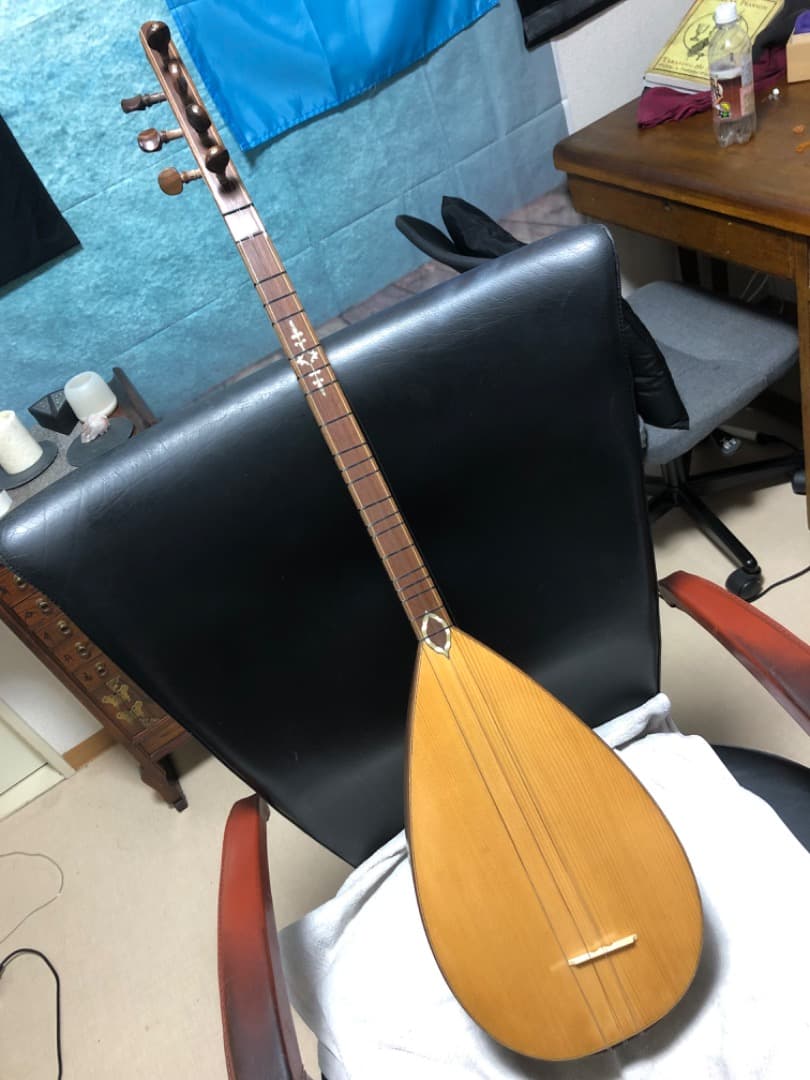 ト*ク様 トルコ製ショートスケール・バグラマ（サズ）＋ハードケース＆弦付き