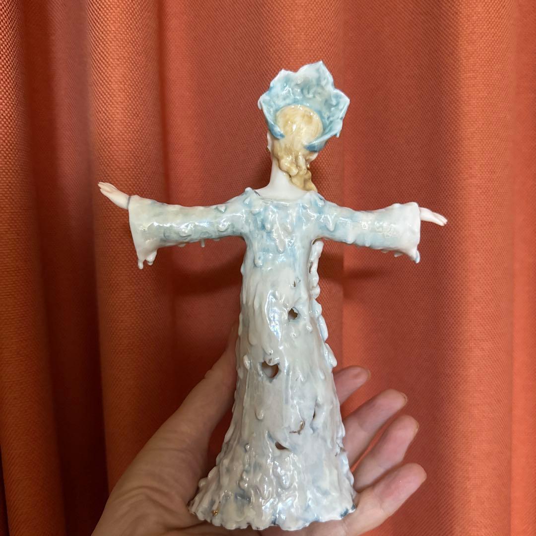 溶けゆく雪娘 20cm。一点もの。磁器製。手作り。 陶芸家 Arkhipova
