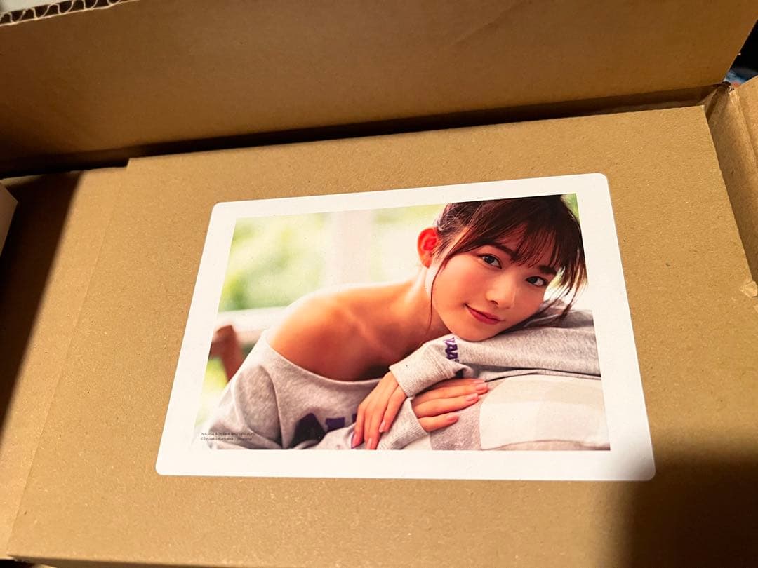 青山なぎさ　クリアアクリルアート