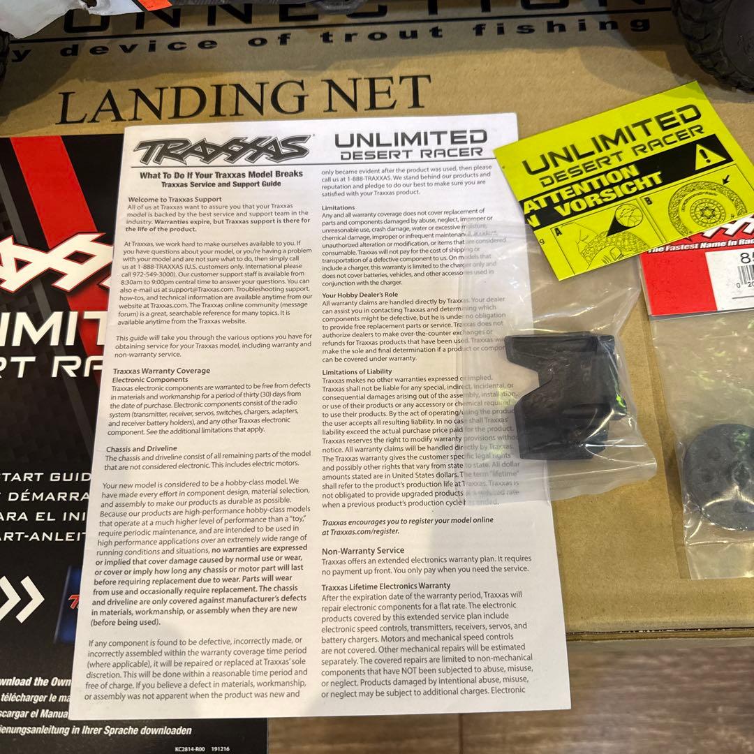 TRAXXAS UDR 左前破損 ジャンク