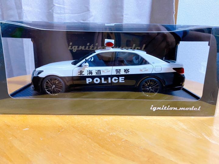 イグニッションモデル 1/18 Crown 北海道警察交通部交通機動隊車両
