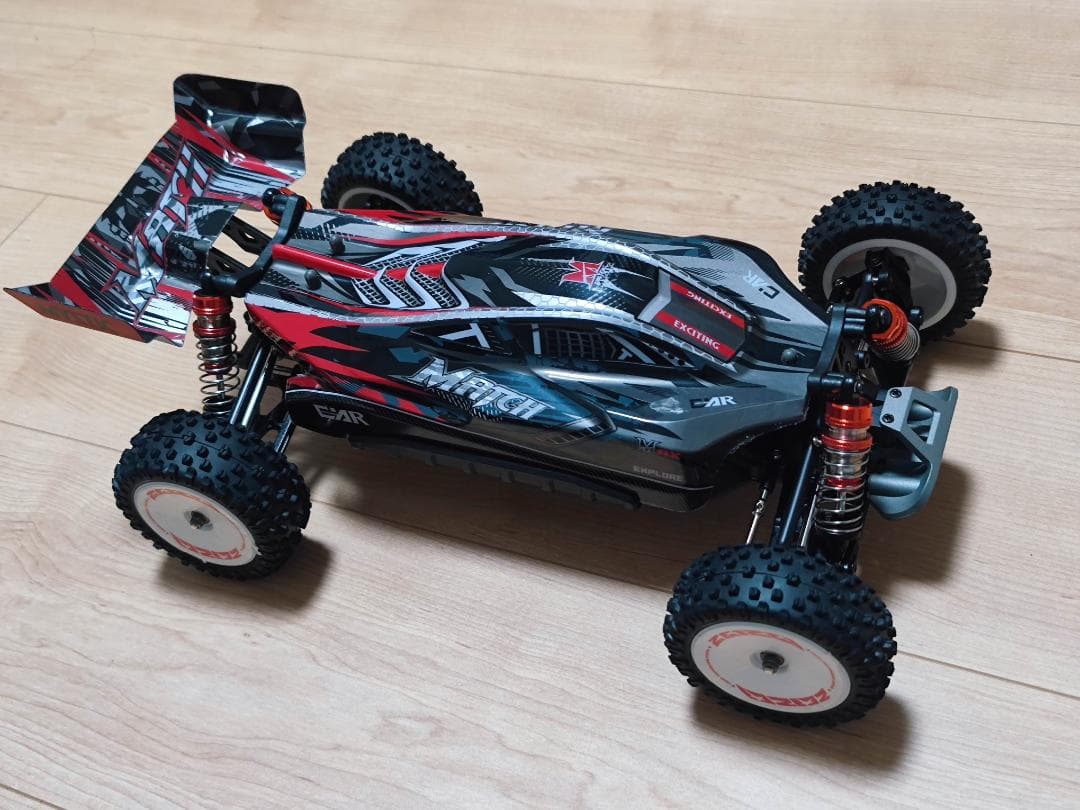 ラジコン WLtoys 124008 v8 1/12スケール