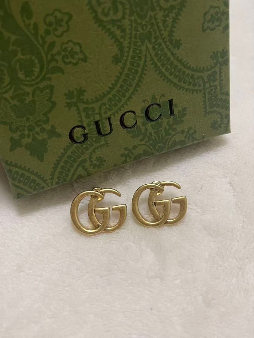 グッチ ピアス 両耳 GG ロゴ スタッズ ピアス