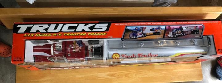 Trucks M-2 ラジコンカー