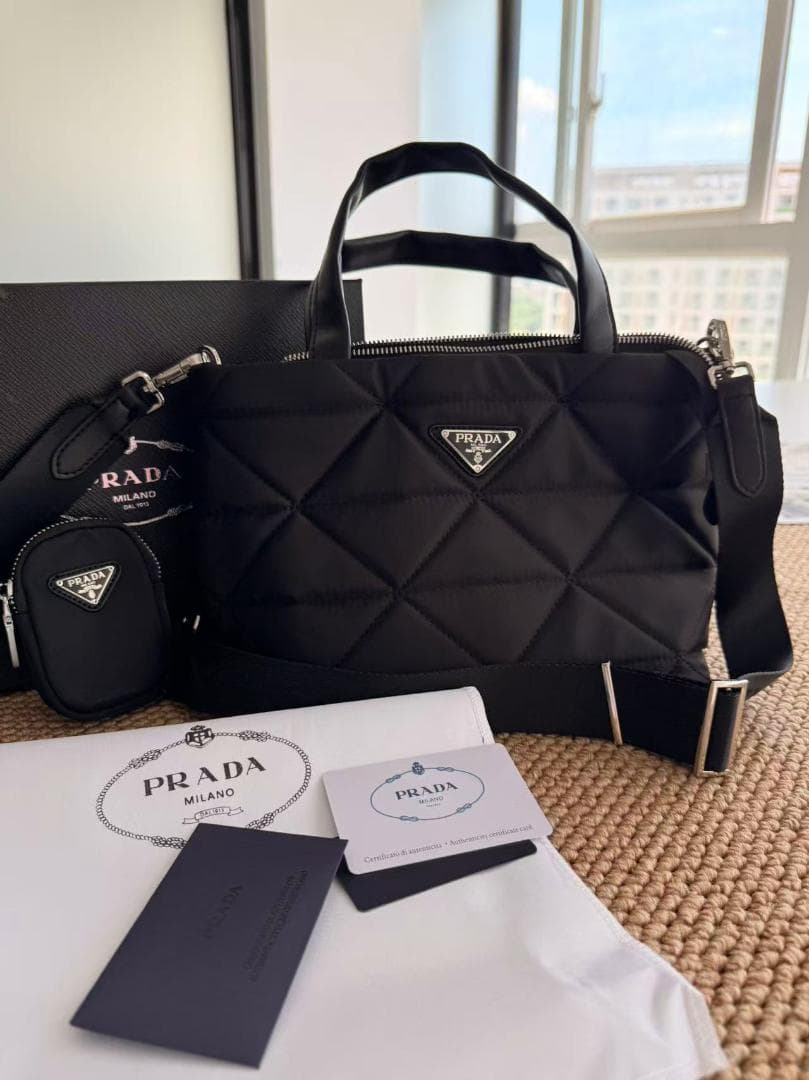 mon ブラック ナイロン ショルダ