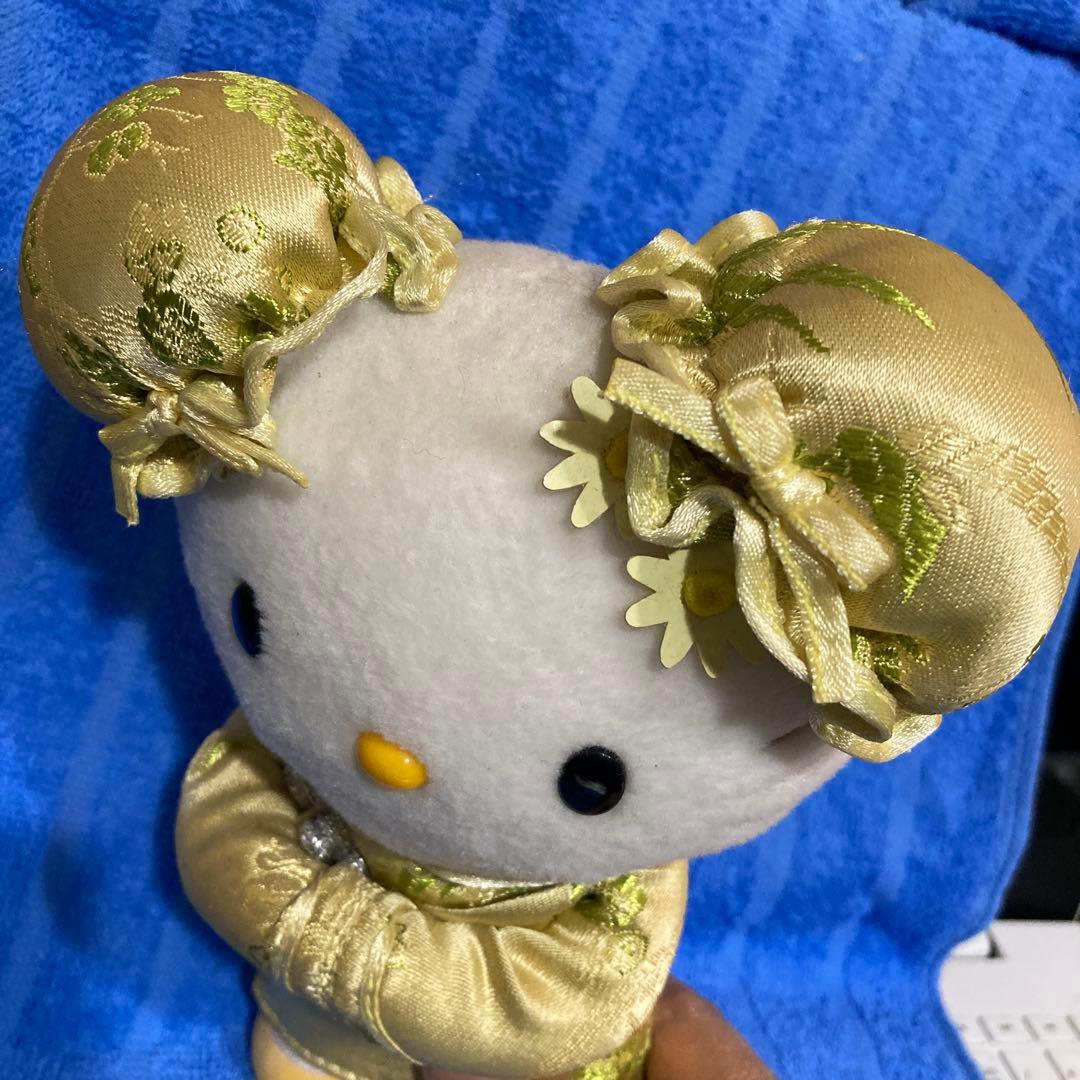 ハローキティ チャイナドレス ぬいぐるみ