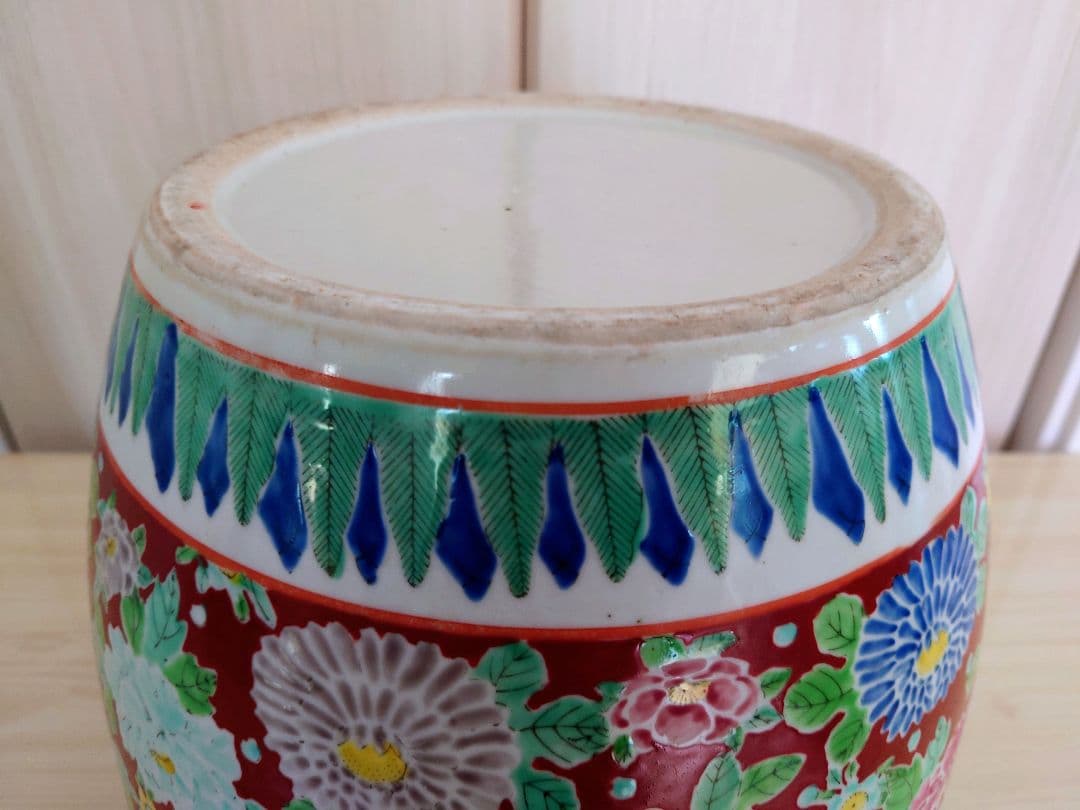 2. 十錦手色絵　火鉢　時代物