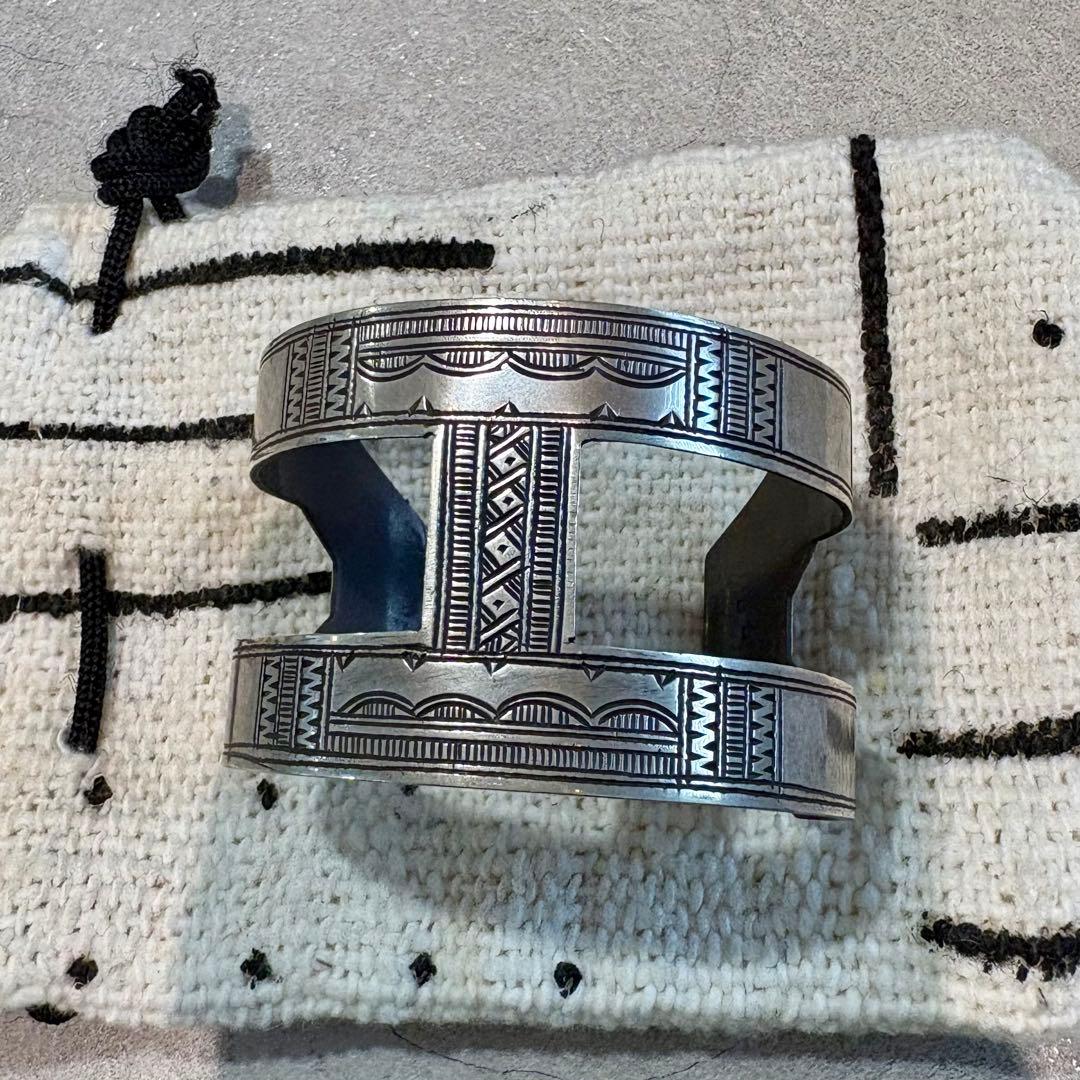 Adawat'n Tuareg アダワット トゥアレグ　バングル　H型