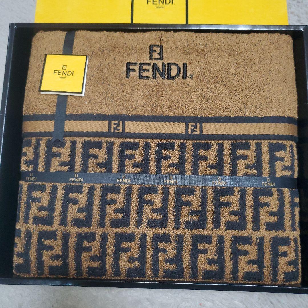【新品！】FENDI フェンディ ズッカ柄 バスタオル