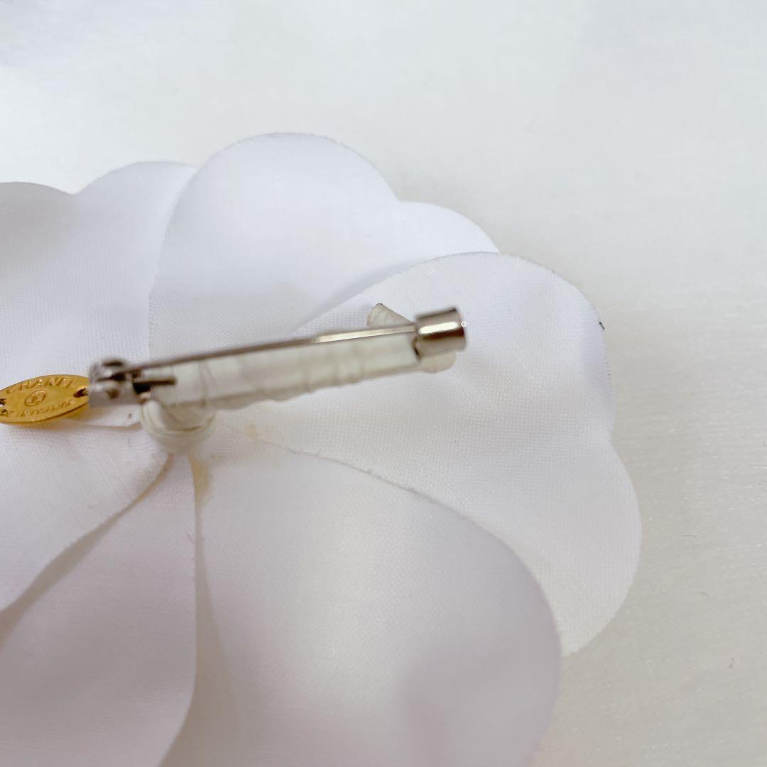 CHANEL シャネル　箱付　カメリア　コサージュブローチ　フォーマル　白