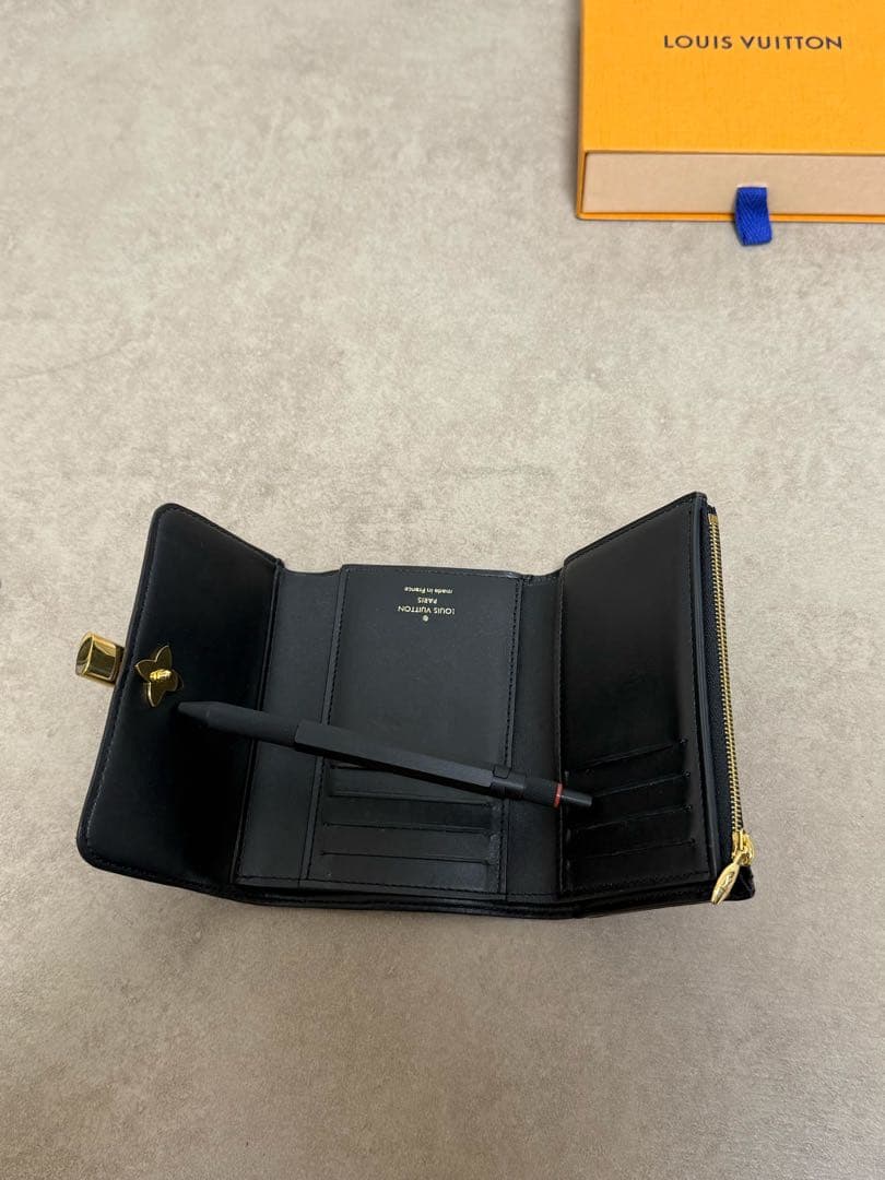 ルイヴィトン ポルトフォイユ フラワー コンパクト M62578