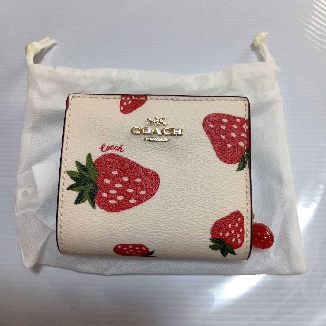 新品未使用COACH イチゴ柄 二つ折り財布