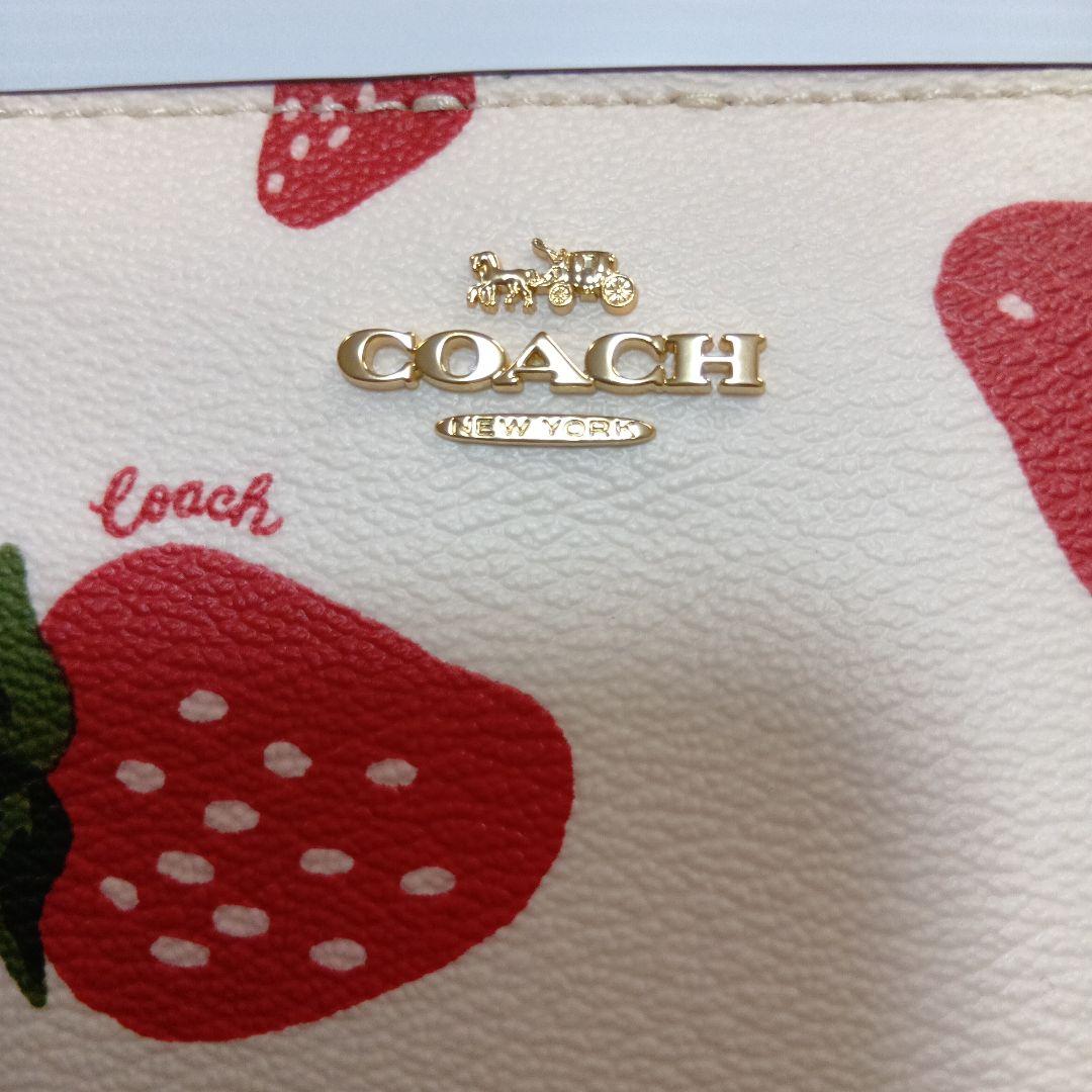 新品未使用COACH イチゴ柄 二つ折り財布