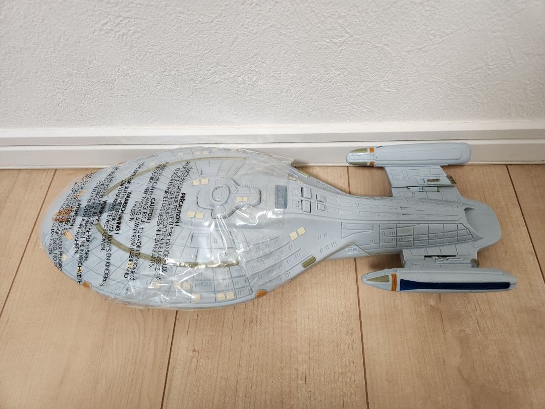 未使用　スタートレック　Star Trek USS Voyager フィギュア