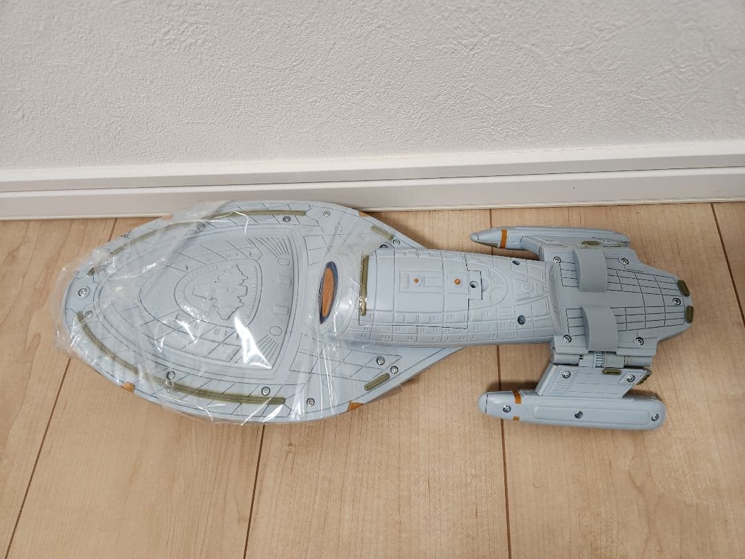 未使用　スタートレック　Star Trek USS Voyager フィギュア