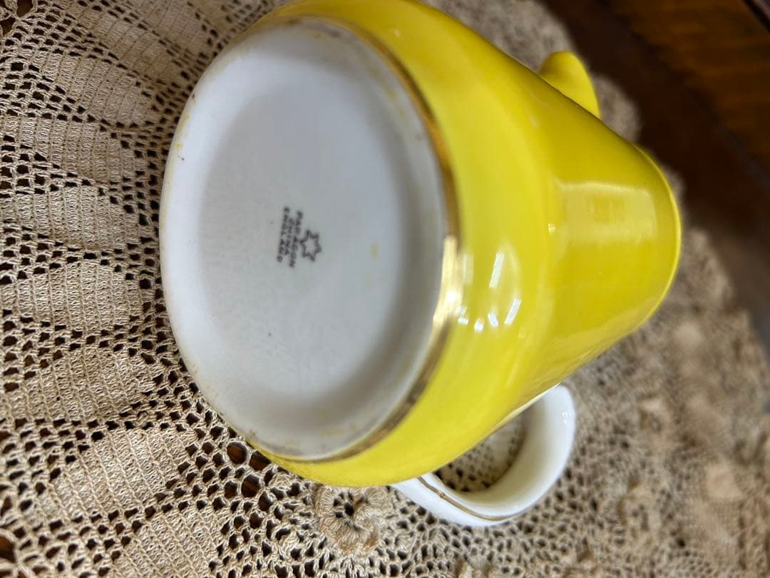 初期のパラゴン 希少なスターチャイナ時代 黄色と金彩のポット 美品 星マーク