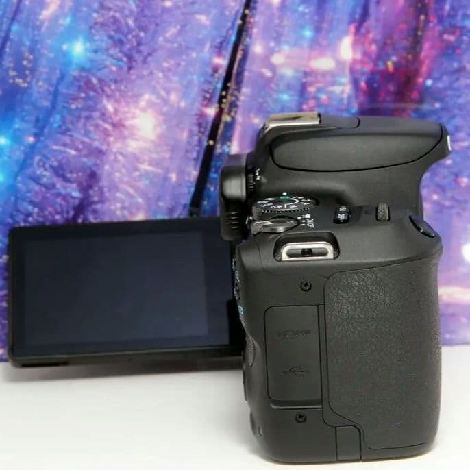 ❤Wi-Fi搭載！超高画質自撮りOK！キヤノン Kiss X9トリプルレンズ❤