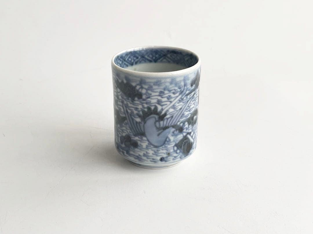 骨董　アンティーク　古伊万里　染付　鳳凰雲文様　覗き猪口　筒盃　杯　酒器